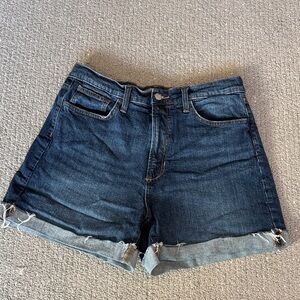 JOE’S JEANS THE 5" SHORT
MID RISE RELAXED SHORT / CUFFED HEM